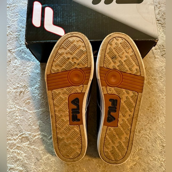 Fila Women’s Navy Blue Canvas Sneakers - Picture 6 of 6